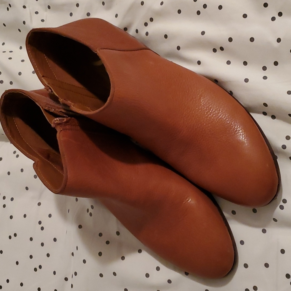 NWOB Sam Edelman "Petty" Tan Bootie- size 9